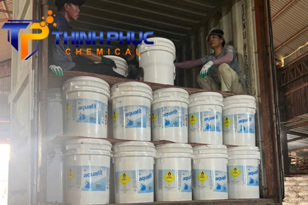 Bảo quản Clorin Aquafit trong thùng kín, nơi khô ráo, tránh ánh nắng và độ ẩm