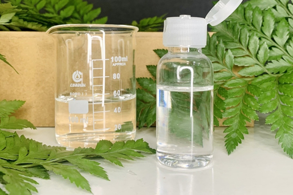 Paraffin lỏng trong suốt, không màu, không mùi
